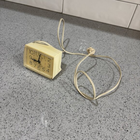 Westclox Dialite Vintage 1970s Bedside Alarm Clock White USA Working - Picture 3 of 4